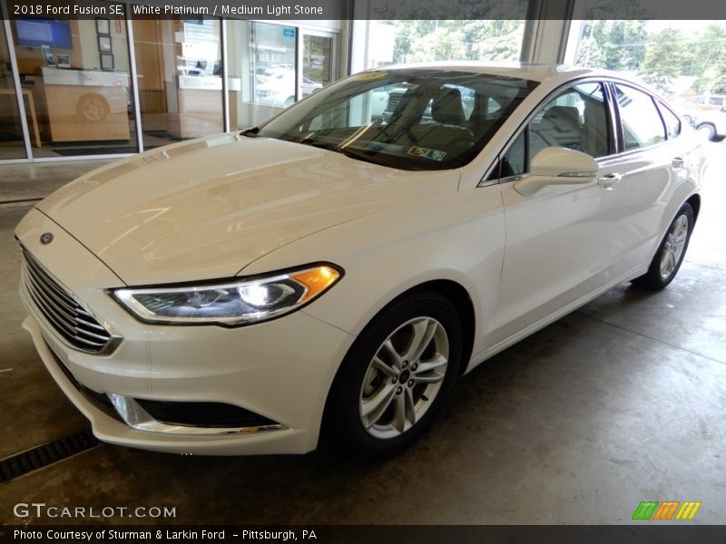 White Platinum / Medium Light Stone 2018 Ford Fusion SE