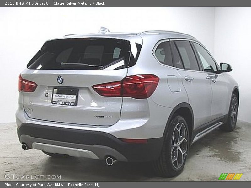 Glacier Silver Metallic / Black 2018 BMW X1 xDrive28i