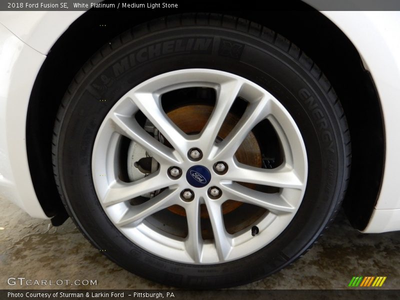 White Platinum / Medium Light Stone 2018 Ford Fusion SE