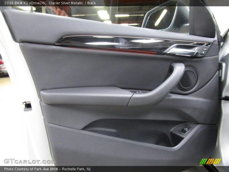 Glacier Silver Metallic / Black 2018 BMW X1 xDrive28i