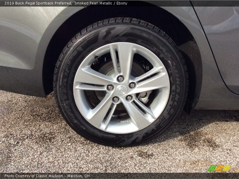 Smoked Pearl Metallic / Ebony 2019 Buick Regal Sportback Preferred