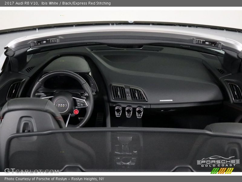 Dashboard of 2017 R8 V10