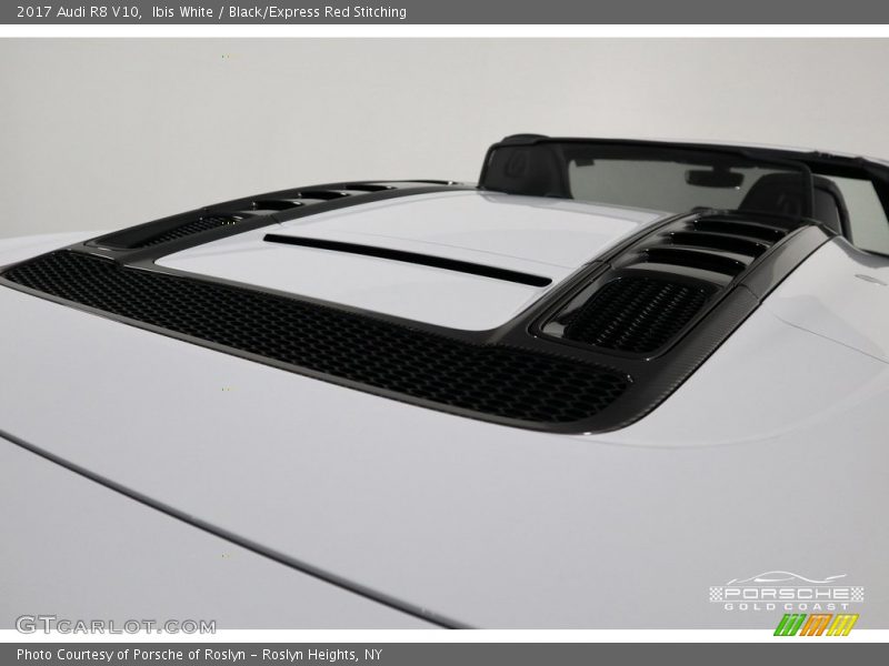 Ibis White / Black/Express Red Stitching 2017 Audi R8 V10