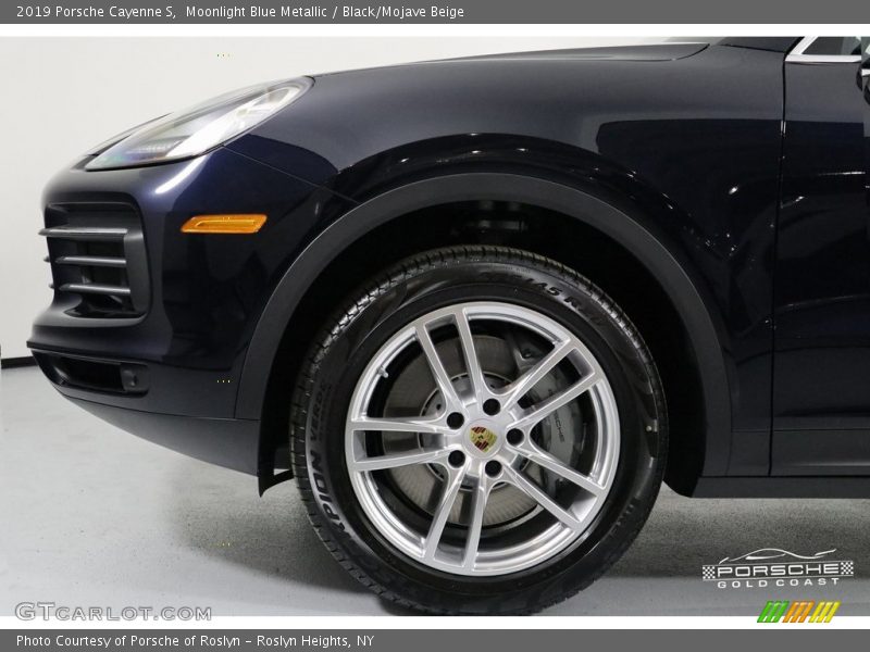 Moonlight Blue Metallic / Black/Mojave Beige 2019 Porsche Cayenne S