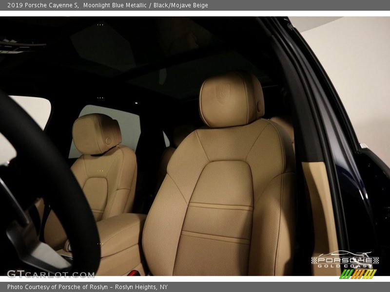 Moonlight Blue Metallic / Black/Mojave Beige 2019 Porsche Cayenne S