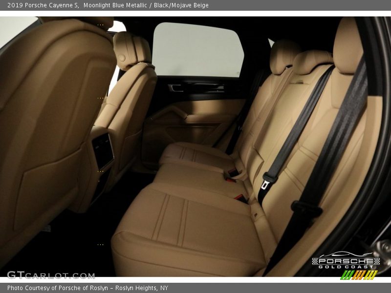 Moonlight Blue Metallic / Black/Mojave Beige 2019 Porsche Cayenne S