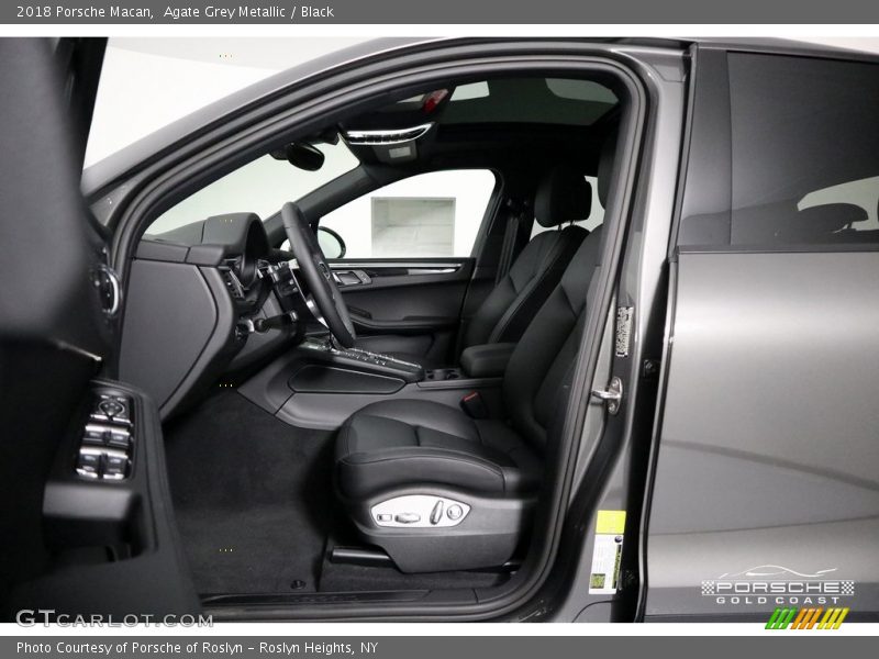 Agate Grey Metallic / Black 2018 Porsche Macan