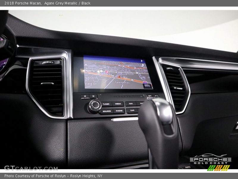 Agate Grey Metallic / Black 2018 Porsche Macan