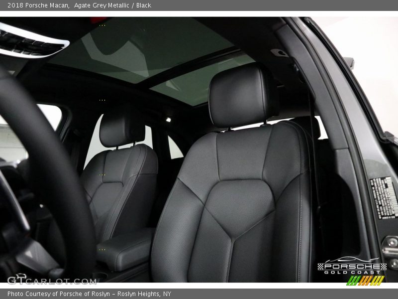Agate Grey Metallic / Black 2018 Porsche Macan