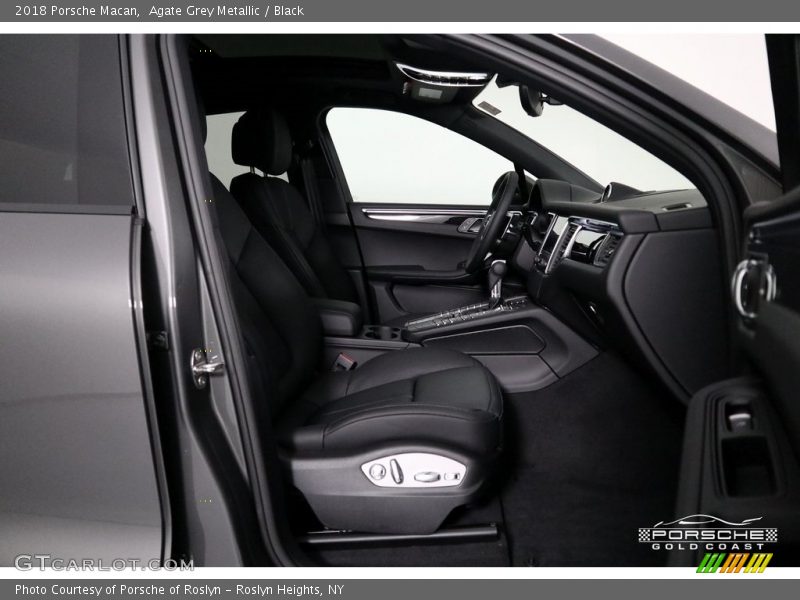 Agate Grey Metallic / Black 2018 Porsche Macan