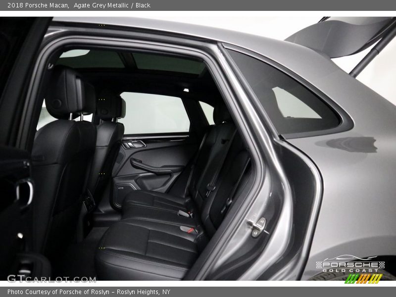 Agate Grey Metallic / Black 2018 Porsche Macan
