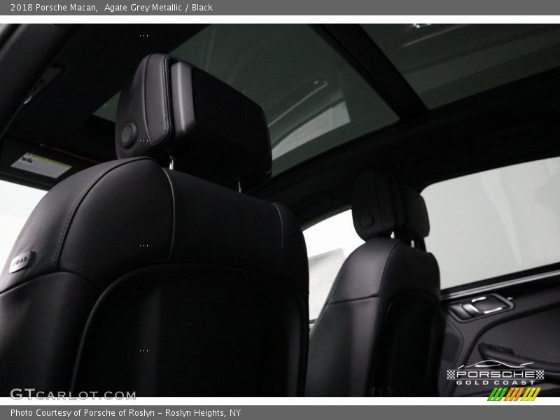 Agate Grey Metallic / Black 2018 Porsche Macan