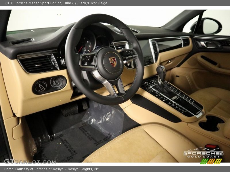 Black / Black/Luxor Beige 2018 Porsche Macan Sport Edition