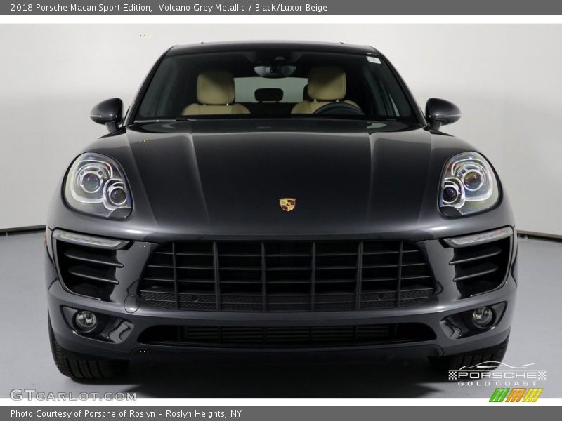 Volcano Grey Metallic / Black/Luxor Beige 2018 Porsche Macan Sport Edition