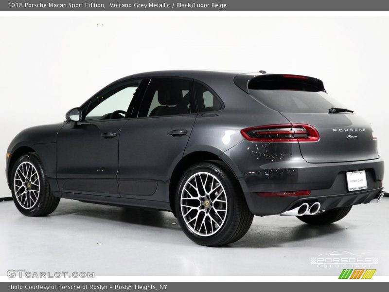 Volcano Grey Metallic / Black/Luxor Beige 2018 Porsche Macan Sport Edition