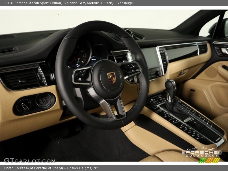 Volcano Grey Metallic / Black/Luxor Beige 2018 Porsche Macan Sport Edition
