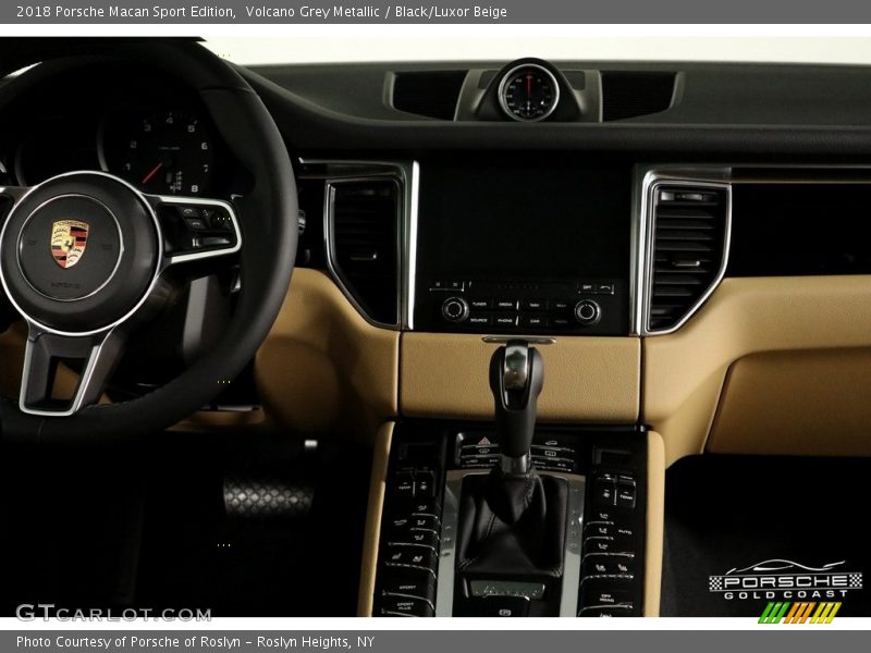 Volcano Grey Metallic / Black/Luxor Beige 2018 Porsche Macan Sport Edition