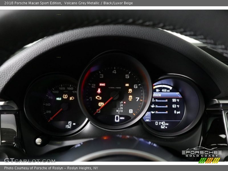 Volcano Grey Metallic / Black/Luxor Beige 2018 Porsche Macan Sport Edition