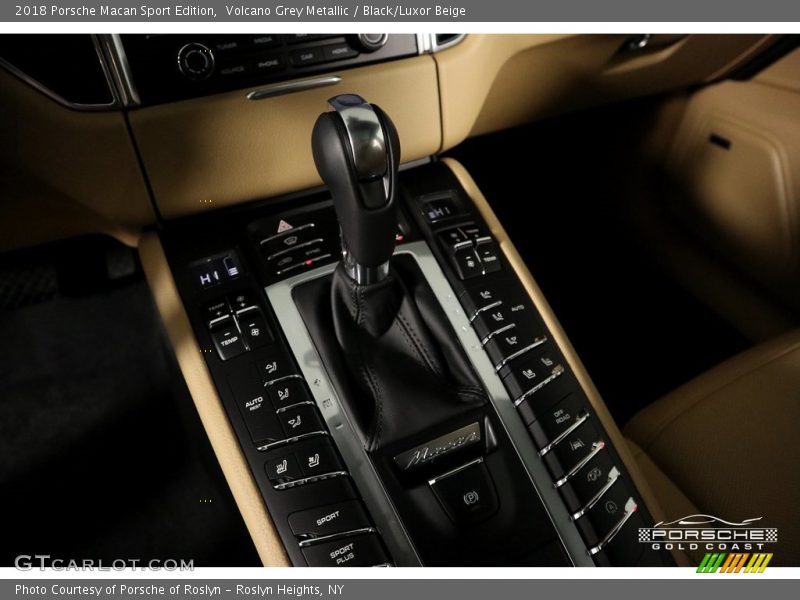 Volcano Grey Metallic / Black/Luxor Beige 2018 Porsche Macan Sport Edition