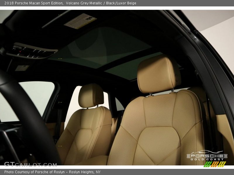 Volcano Grey Metallic / Black/Luxor Beige 2018 Porsche Macan Sport Edition