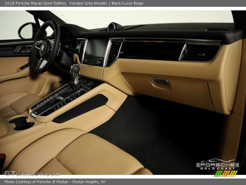 Volcano Grey Metallic / Black/Luxor Beige 2018 Porsche Macan Sport Edition