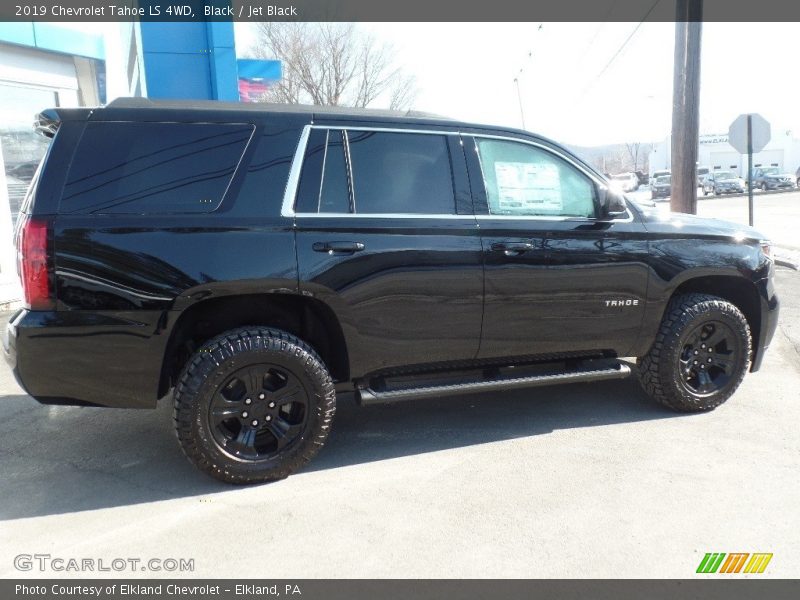 Black / Jet Black 2019 Chevrolet Tahoe LS 4WD