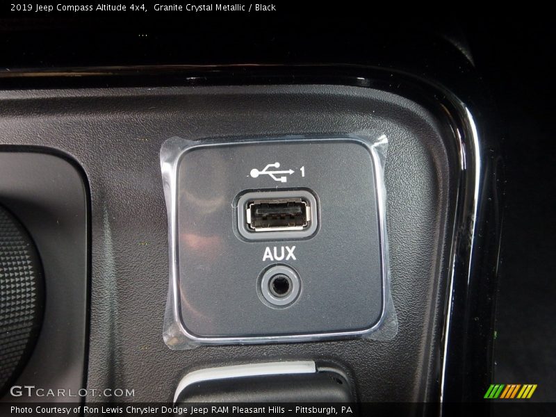 Granite Crystal Metallic / Black 2019 Jeep Compass Altitude 4x4