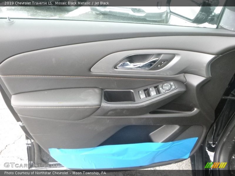 Mosaic Black Metallic / Jet Black 2019 Chevrolet Traverse LS