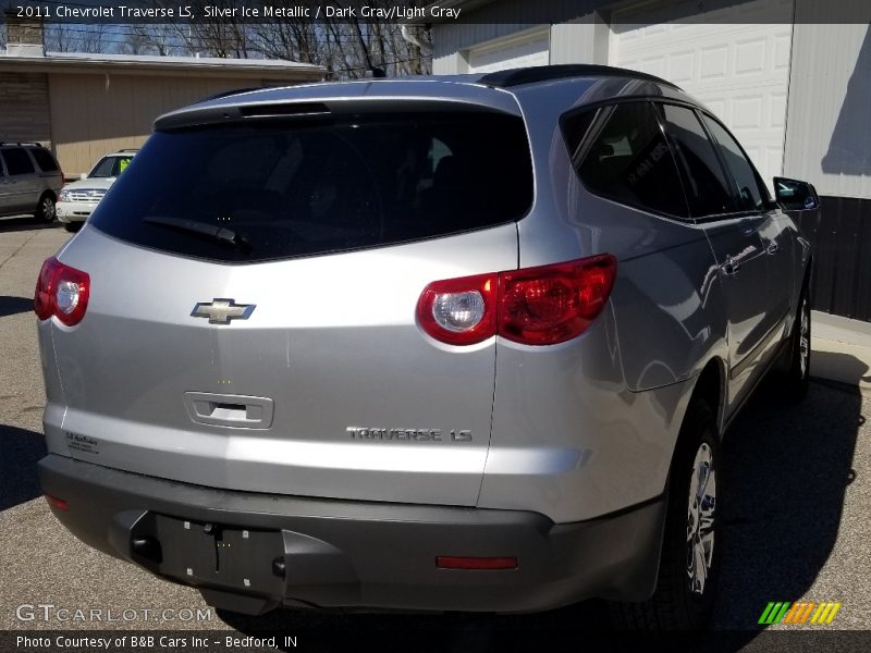 Silver Ice Metallic / Dark Gray/Light Gray 2011 Chevrolet Traverse LS