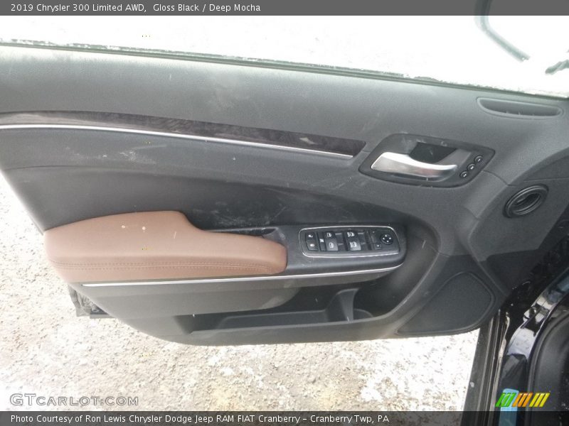 Gloss Black / Deep Mocha 2019 Chrysler 300 Limited AWD
