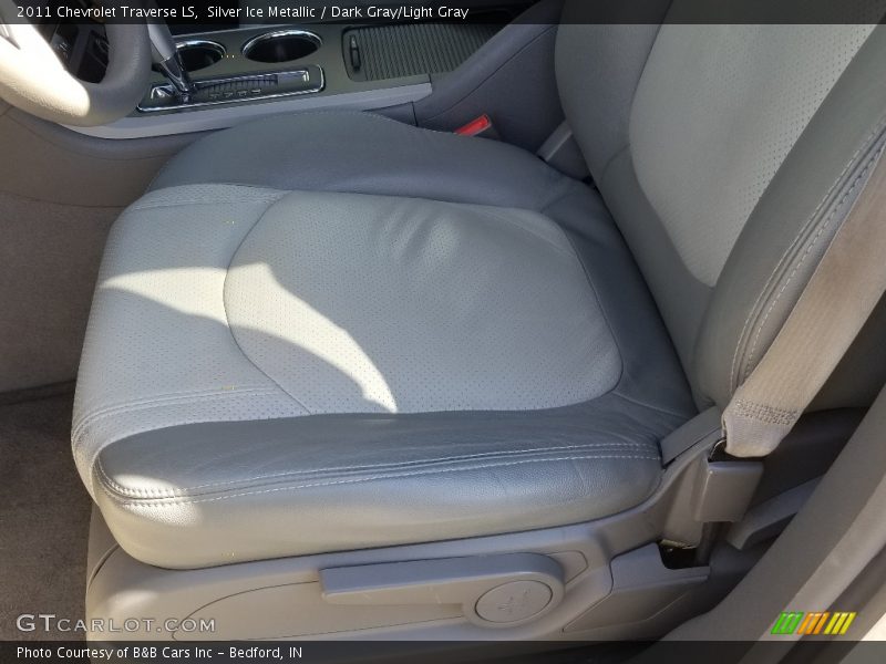 Silver Ice Metallic / Dark Gray/Light Gray 2011 Chevrolet Traverse LS