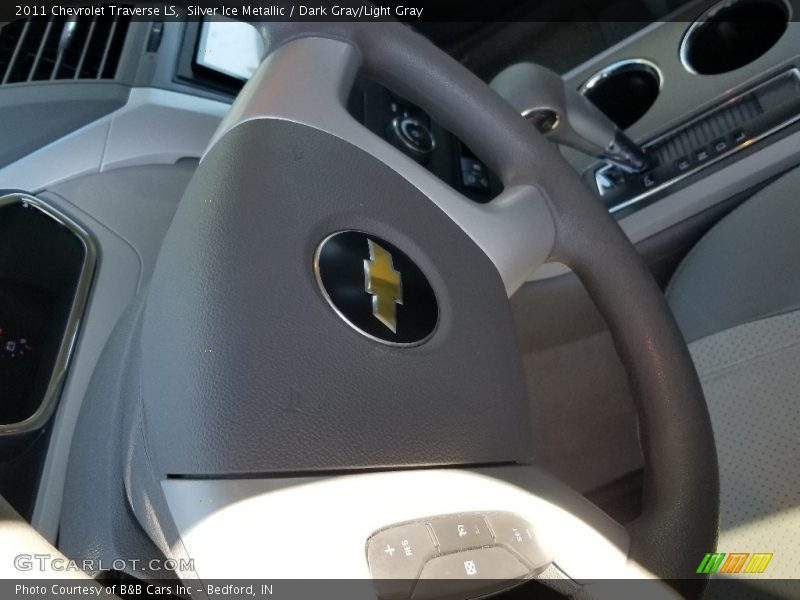 Silver Ice Metallic / Dark Gray/Light Gray 2011 Chevrolet Traverse LS