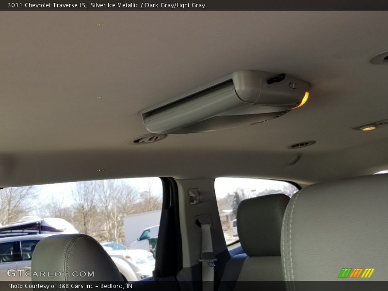 Silver Ice Metallic / Dark Gray/Light Gray 2011 Chevrolet Traverse LS