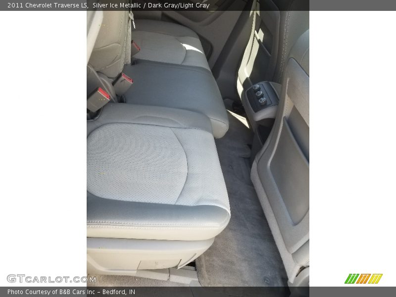 Silver Ice Metallic / Dark Gray/Light Gray 2011 Chevrolet Traverse LS