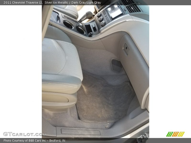 Silver Ice Metallic / Dark Gray/Light Gray 2011 Chevrolet Traverse LS