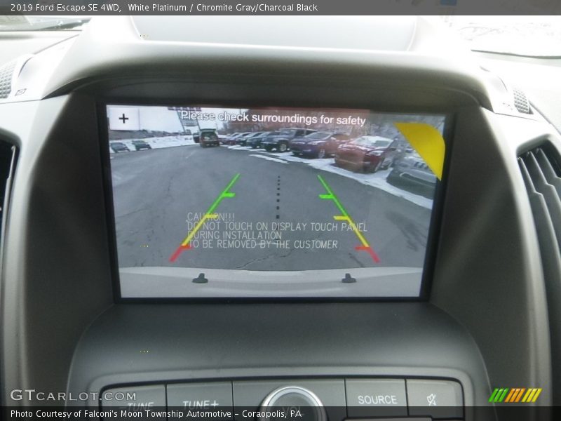 White Platinum / Chromite Gray/Charcoal Black 2019 Ford Escape SE 4WD