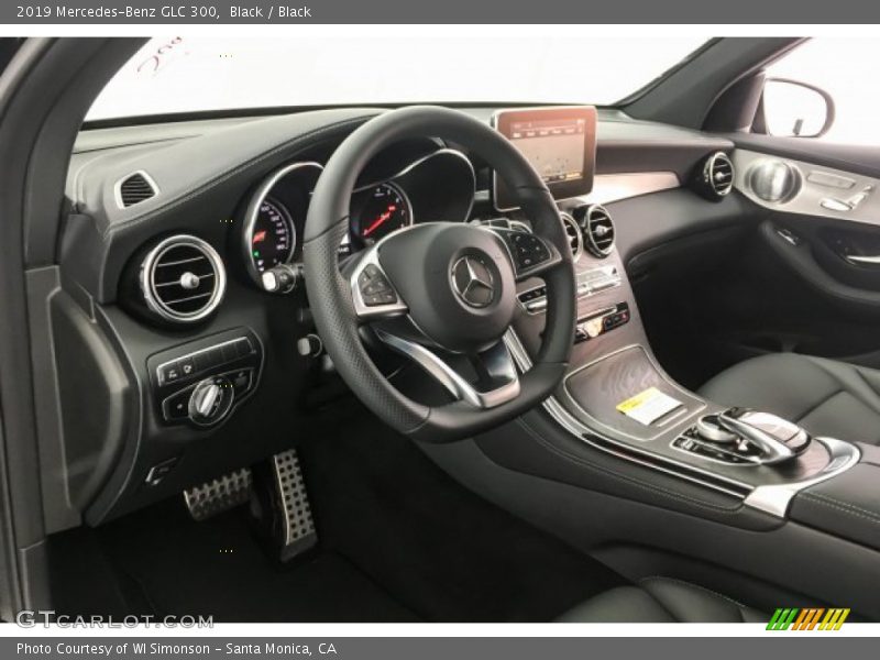 Black / Black 2019 Mercedes-Benz GLC 300