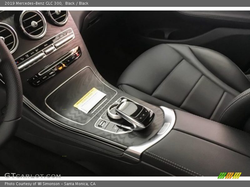 Black / Black 2019 Mercedes-Benz GLC 300