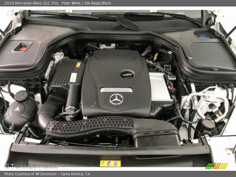 Polar White / Silk Beige/Black 2019 Mercedes-Benz GLC 300