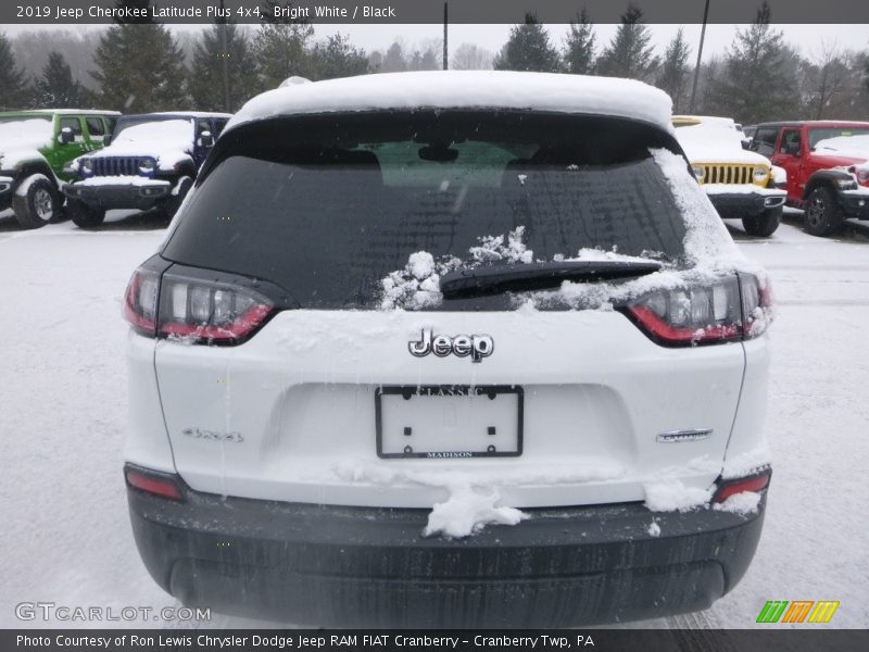 Bright White / Black 2019 Jeep Cherokee Latitude Plus 4x4