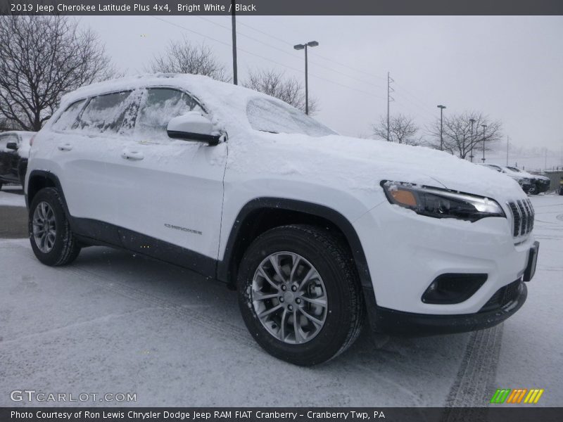 Bright White / Black 2019 Jeep Cherokee Latitude Plus 4x4