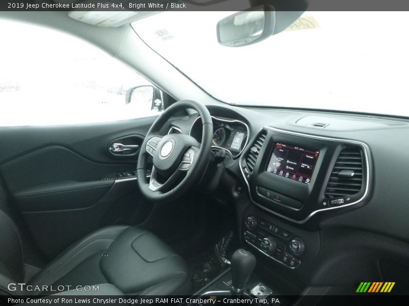 Bright White / Black 2019 Jeep Cherokee Latitude Plus 4x4