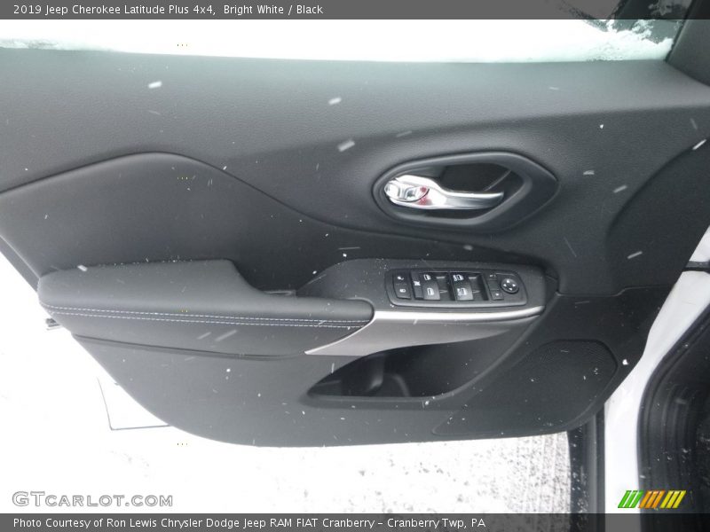 Bright White / Black 2019 Jeep Cherokee Latitude Plus 4x4