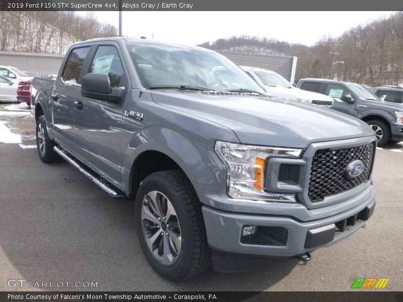 Front 3/4 View of 2019 F150 STX SuperCrew 4x4