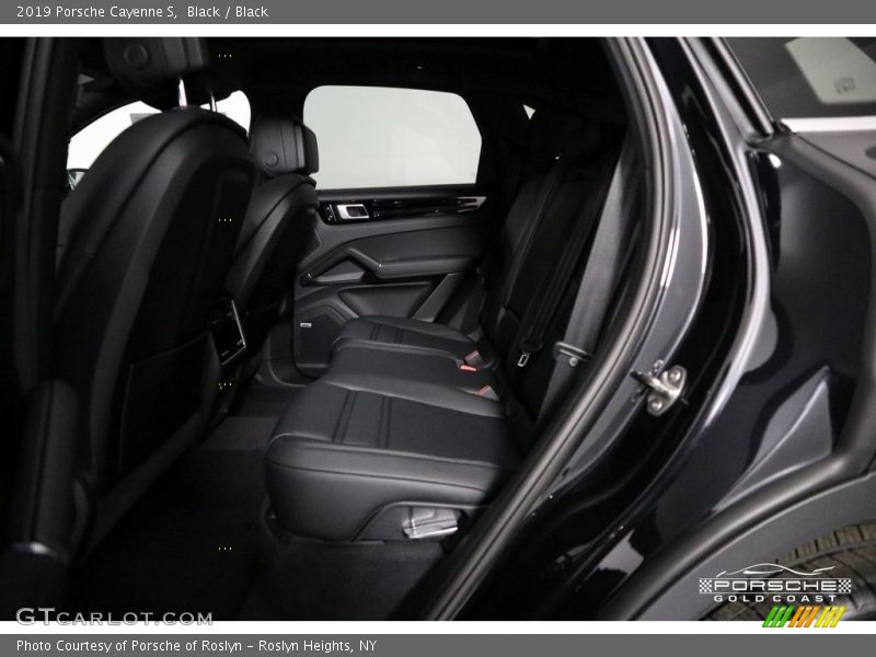 Black / Black 2019 Porsche Cayenne S