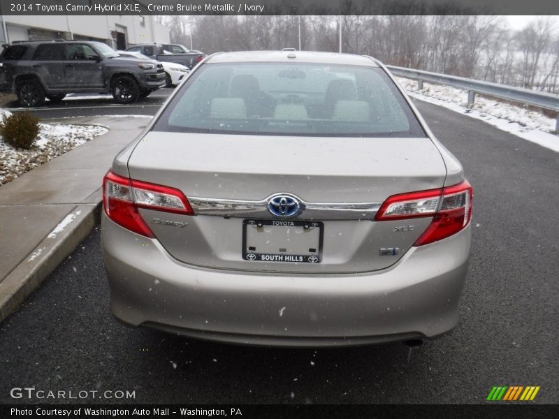 Creme Brulee Metallic / Ivory 2014 Toyota Camry Hybrid XLE