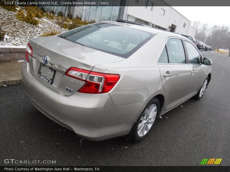 Creme Brulee Metallic / Ivory 2014 Toyota Camry Hybrid XLE