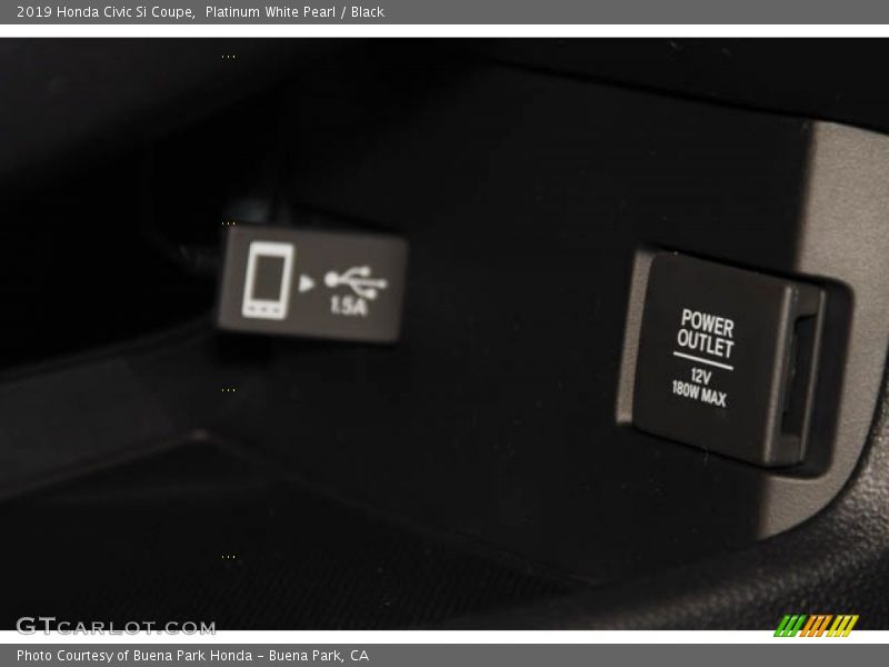 Platinum White Pearl / Black 2019 Honda Civic Si Coupe