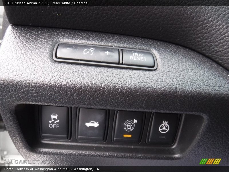 Pearl White / Charcoal 2013 Nissan Altima 2.5 SL