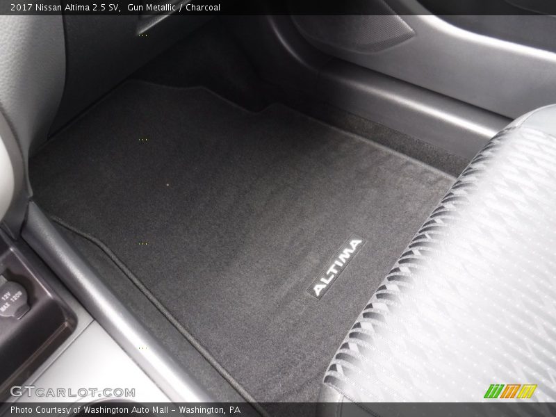 Gun Metallic / Charcoal 2017 Nissan Altima 2.5 SV